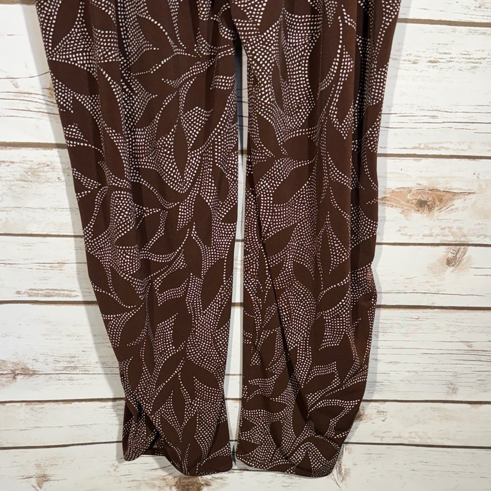 Susan Graver Pants Liquid Knit Brown and White Leaf Patterned Bohemian Ankle 1X - Picture 9 of 14